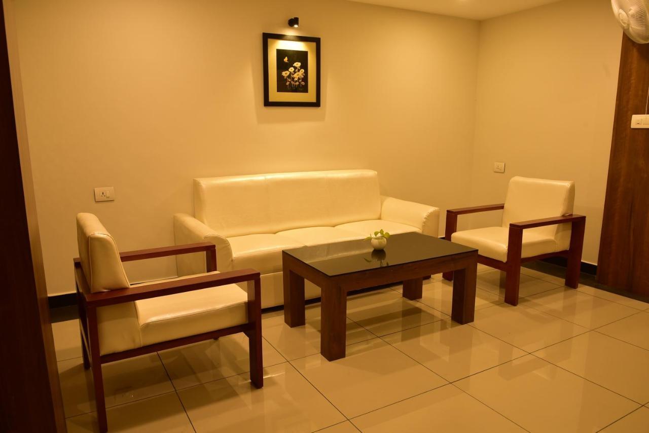 White Suite Hotel Calecute Exterior foto