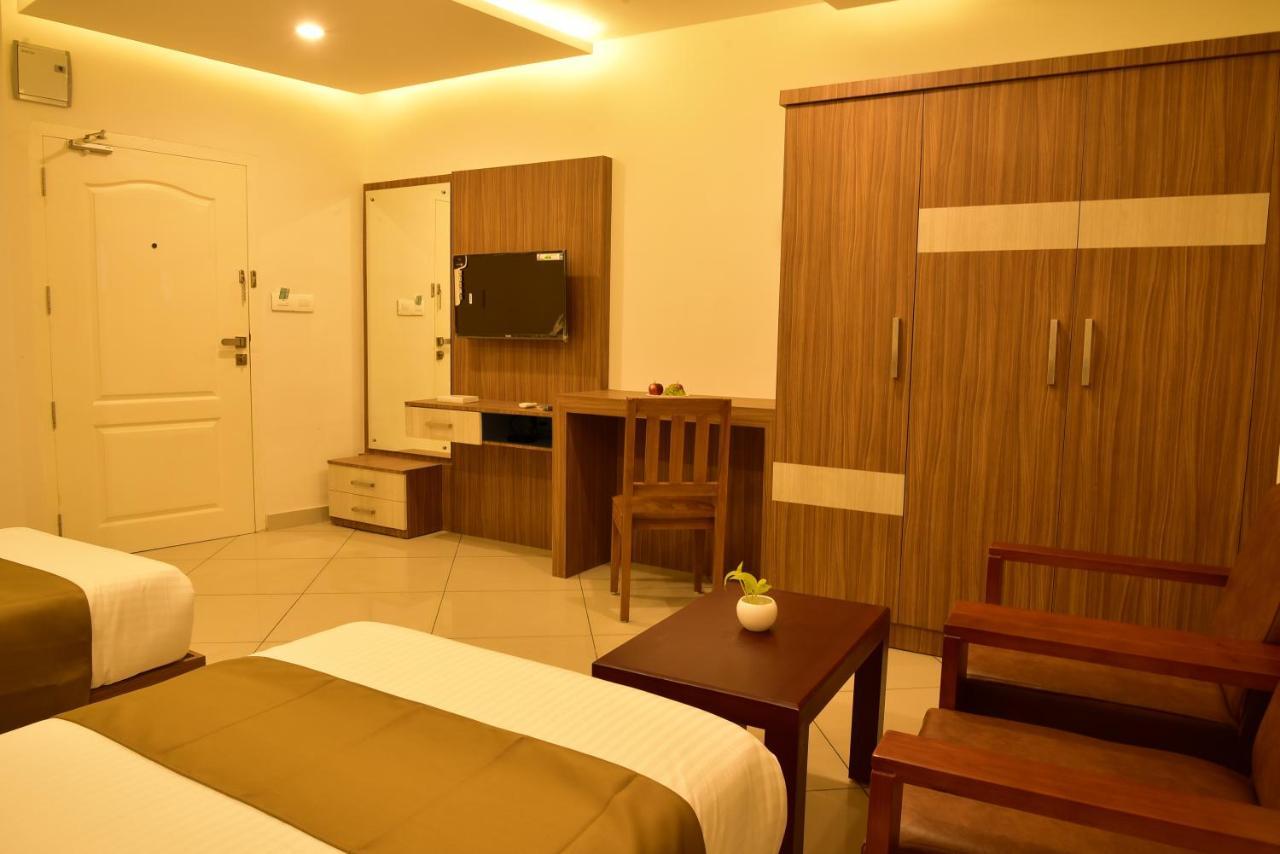 White Suite Hotel Calecute Exterior foto