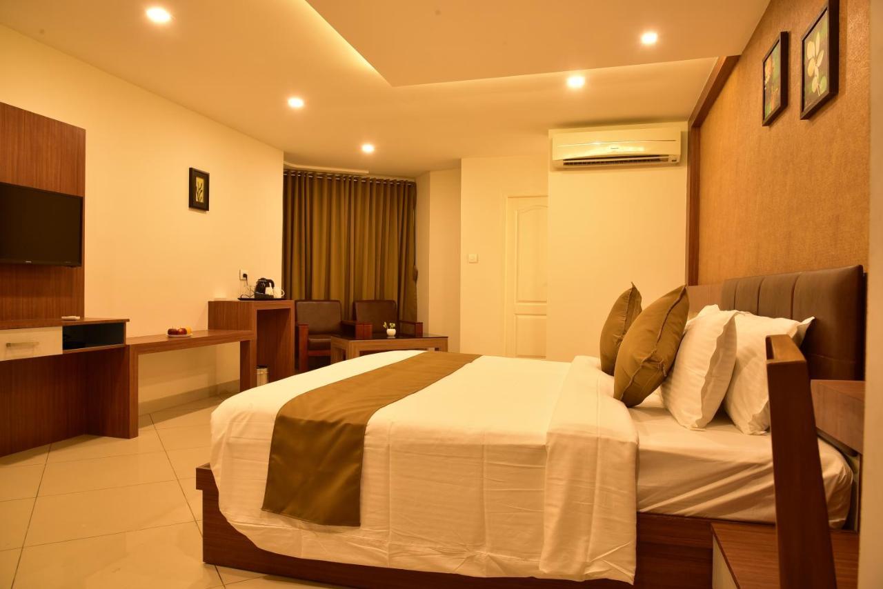 White Suite Hotel Calecute Exterior foto
